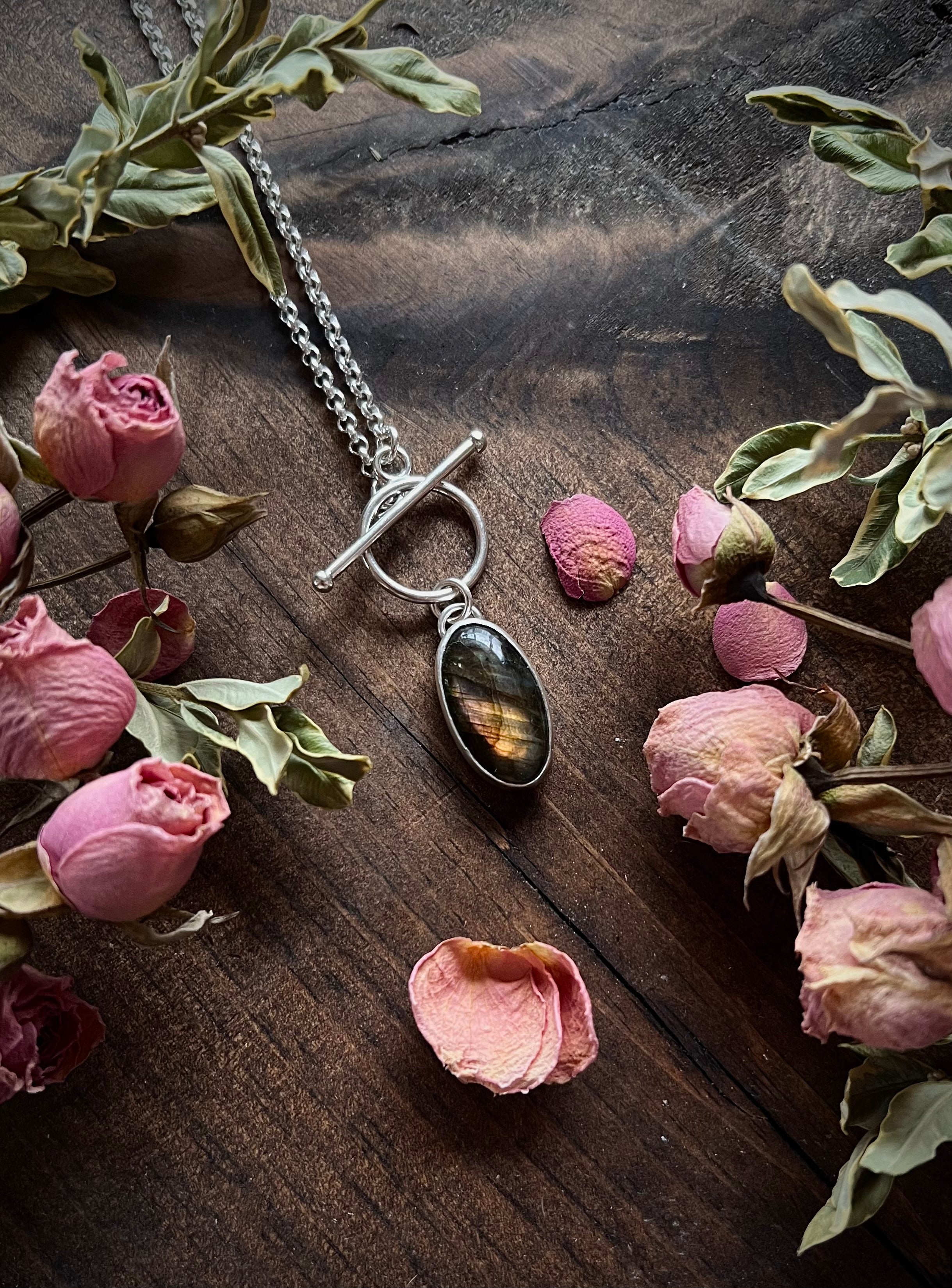 The Harpy Toggle Necklace
