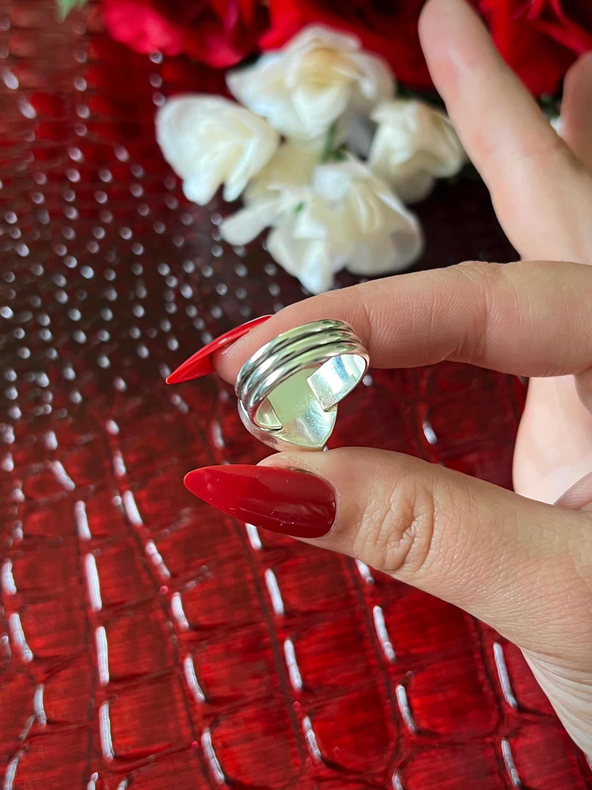 The Heartbreaker Ring; MTO